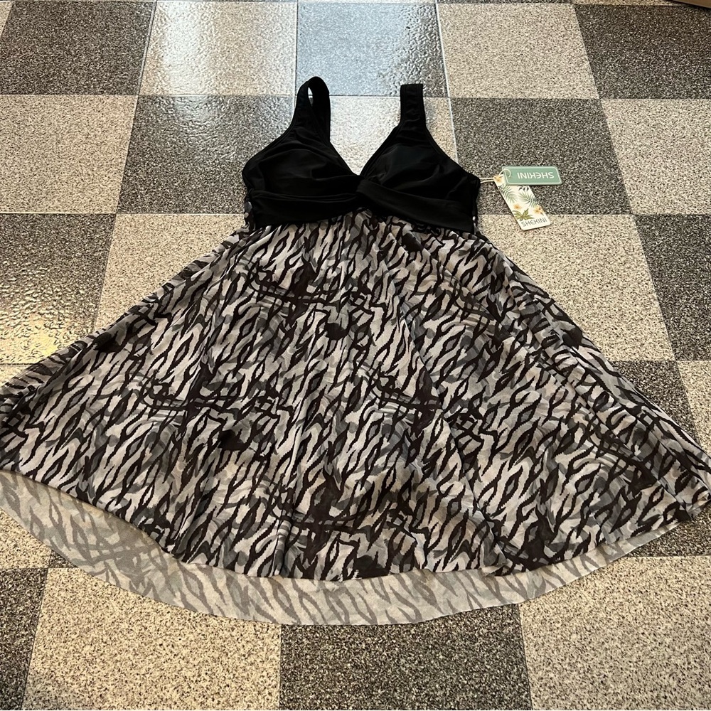 NWT Shekini Women's V-Neck One Piece Skirt Swimsuit- Size Small - Picture 4 of 9
